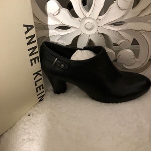 Anne Klein black booties size 7